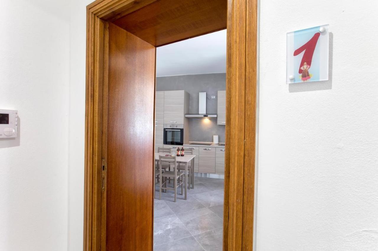 אלגהרו Nonna Adelina Apartments & Rooms מראה חיצוני תמונה