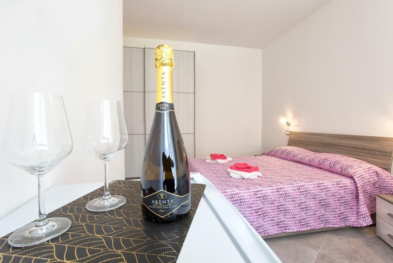 אלגהרו Nonna Adelina Apartments & Rooms מראה חיצוני תמונה
